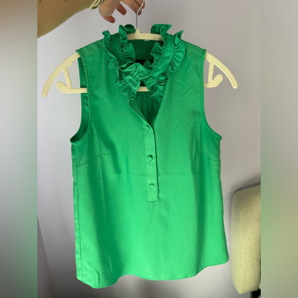 XXS J crew sleeveless blouse with ruffles - Picture 3 of 3
